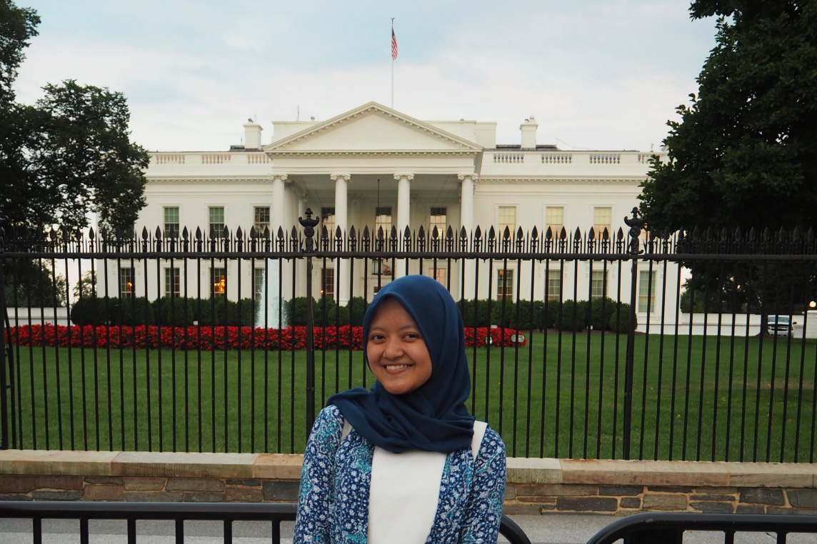 <p>Anindita Nur Annisa in front of The White House.</p>
